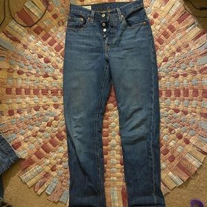 Levis 501 straight leg, button fly